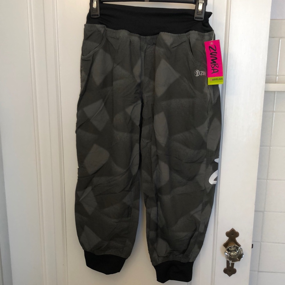 NWT Zumba Cargo Capri in Have a Nice Gray, Med.